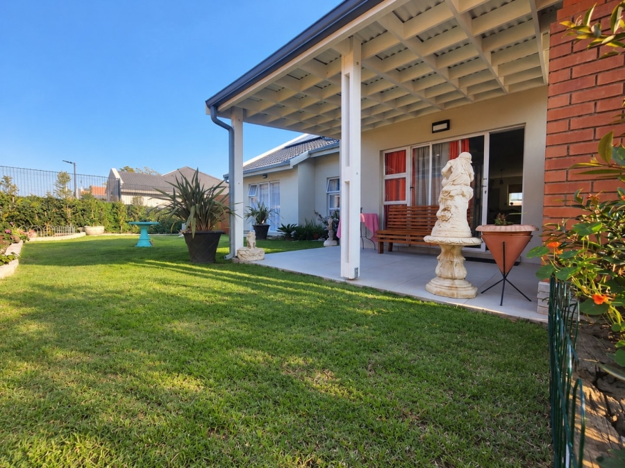 3 Bedroom Property for Sale in Dormehls Drift Western Cape